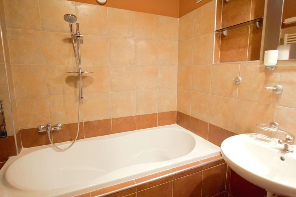 Comfort 2Bedrooms Quite Place!-Vinohrady Praga Zewnętrze zdjęcie